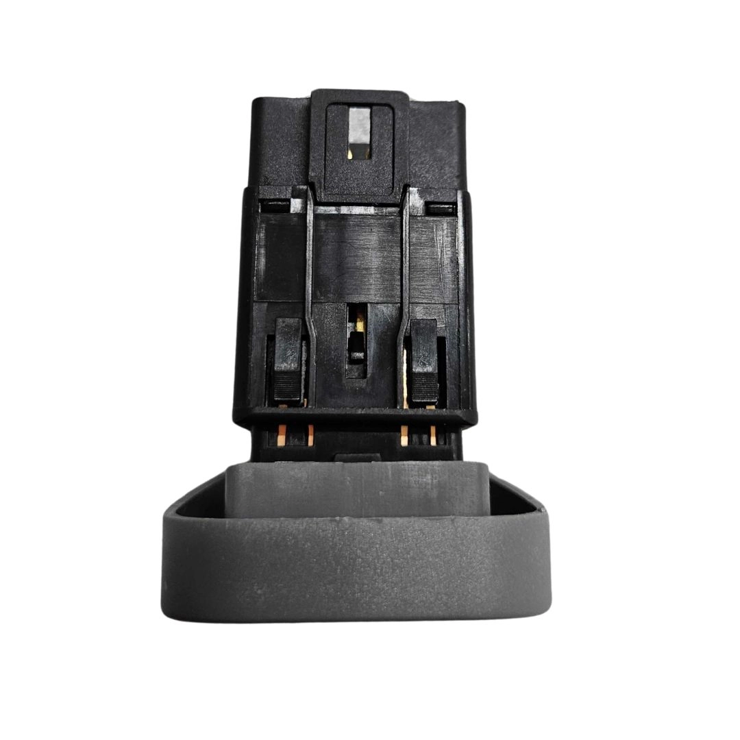 Botão Pisca Alerta Para Renault Clio 1998 a 2016 7700421820