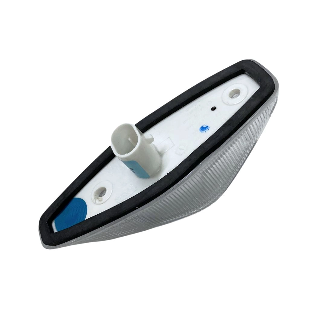 Lanterna Teto Cabine Frontal VW Delivery Novo LED 24V CR Lanterna Teto Cabine Frontal VW Delivery Novo LED 24V CR