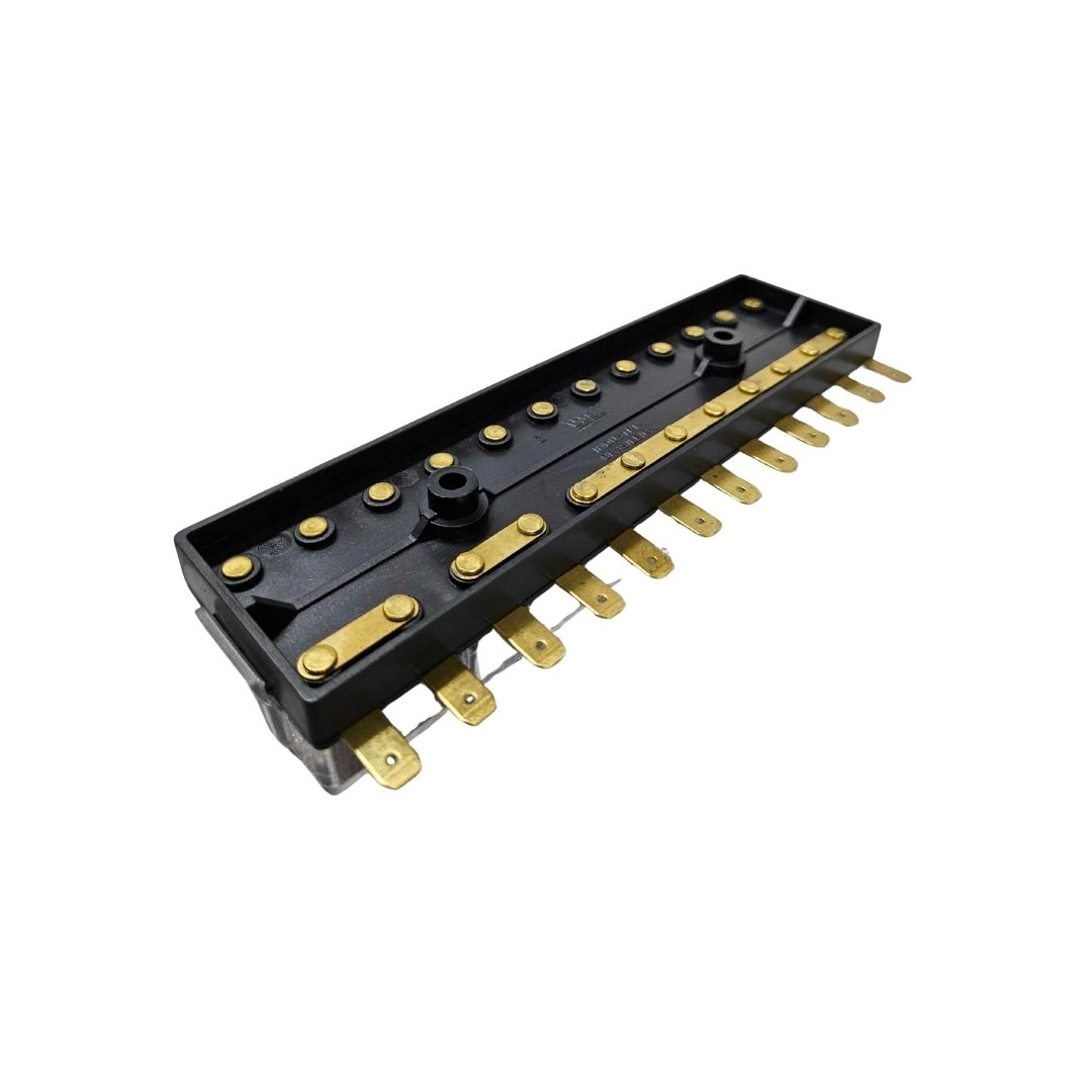 Caixa Fusível 12 Polos 4 Saidas Tipo Americano Para Scania