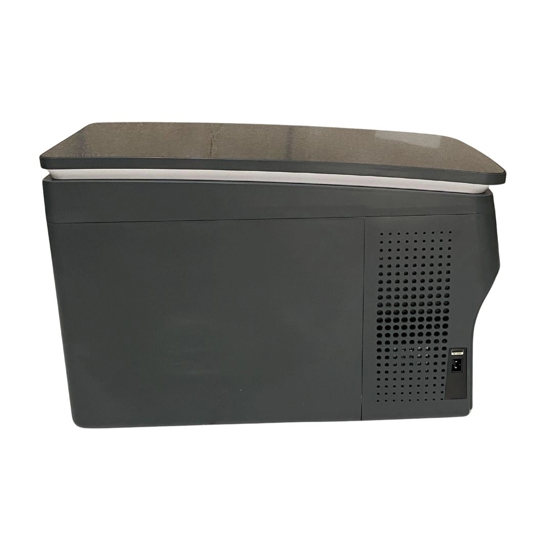Geladeira Portátil 26 Litros 12/24v 110/220v Para Caminhão Carro Trailer Motor Home Micro-Ônibus Quadrivolt Maxfreeze Geladeira Portátil 26 Litros 12/24v 110/220v Para Caminhão Carro Trailer Motor Home Micro-Ônibus Quadrivolt Maxfreeze