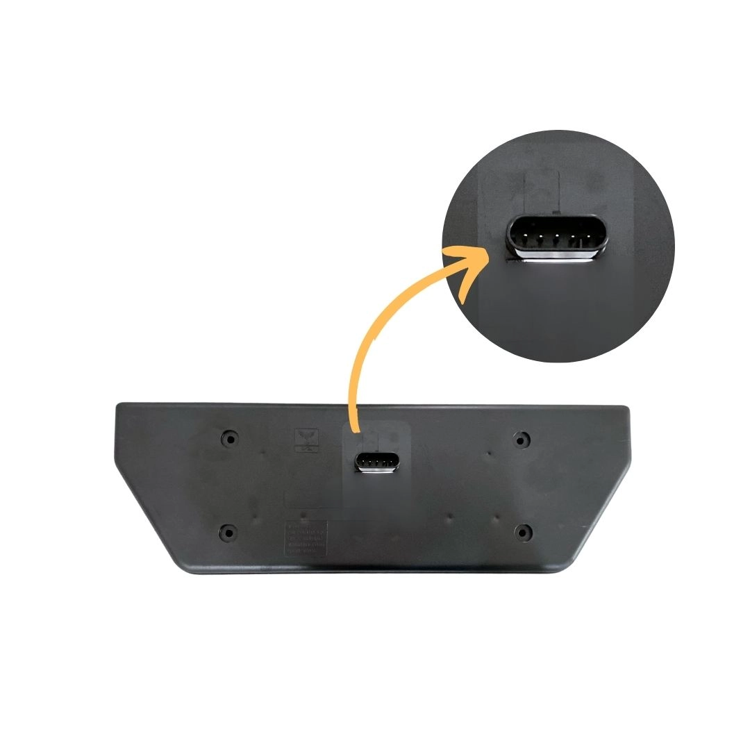 Lanterna Traseira Implementos Guerra Universal 24V LED LE Lanterna Traseira Implementos Guerra Universal 24V LED LE