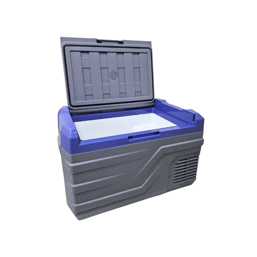 Geladeira 30 Litros 12V/24V 110v/220v Barco Iate Lancha Geladeira 30 Litros 12V/24V 110v/220v Barco Iate Lancha