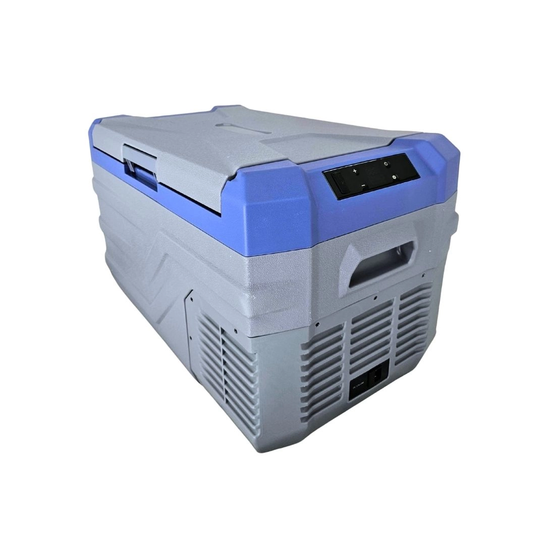 Geladeira 30 Litros 12V/24V 110v/220v Barco Iate Lancha Geladeira 30 Litros 12V/24V 110v/220v Barco Iate Lancha