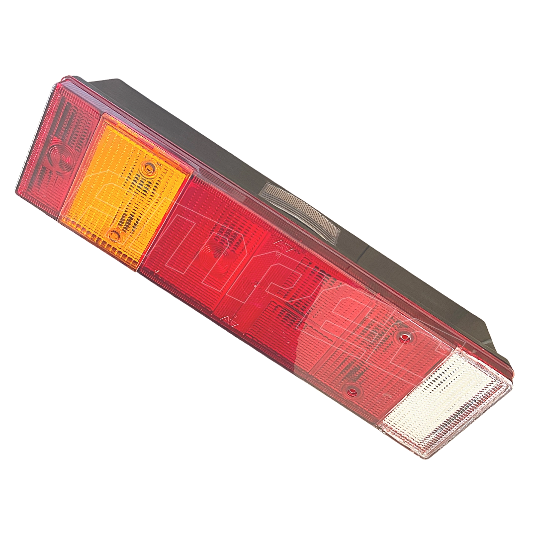 Lanterna Traseira Para Iveco Stralis Tector Com Vigia Lanterna Traseira Para Iveco Stralis Tector Com Vigia