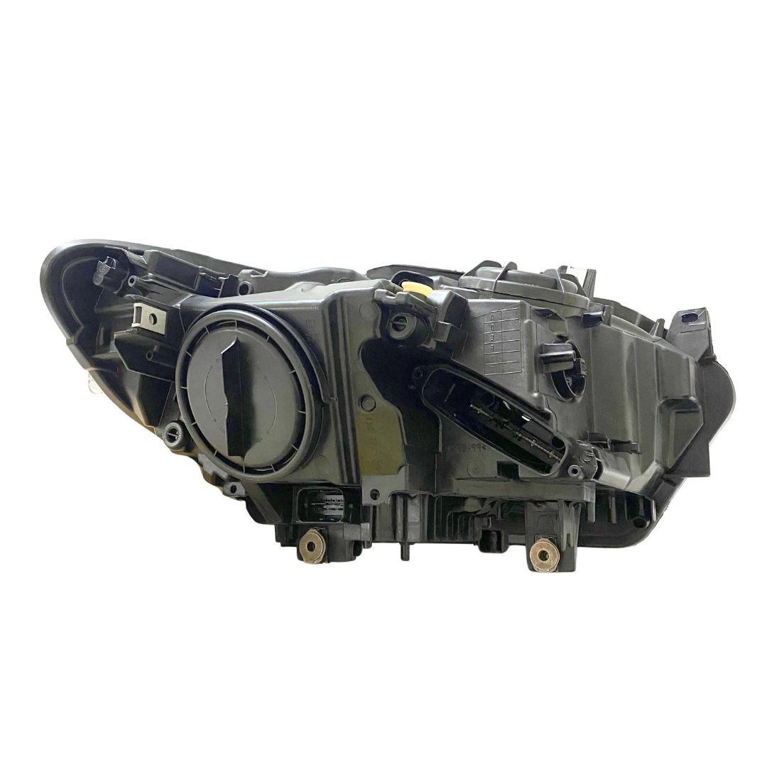 Farol Para BMW 114i 116i 118i 2011 a 2015 Bi Xenon LE Hella Farol Para BMW 114i 116i 118i 2011 a 2015 Bi Xenon LE Hella