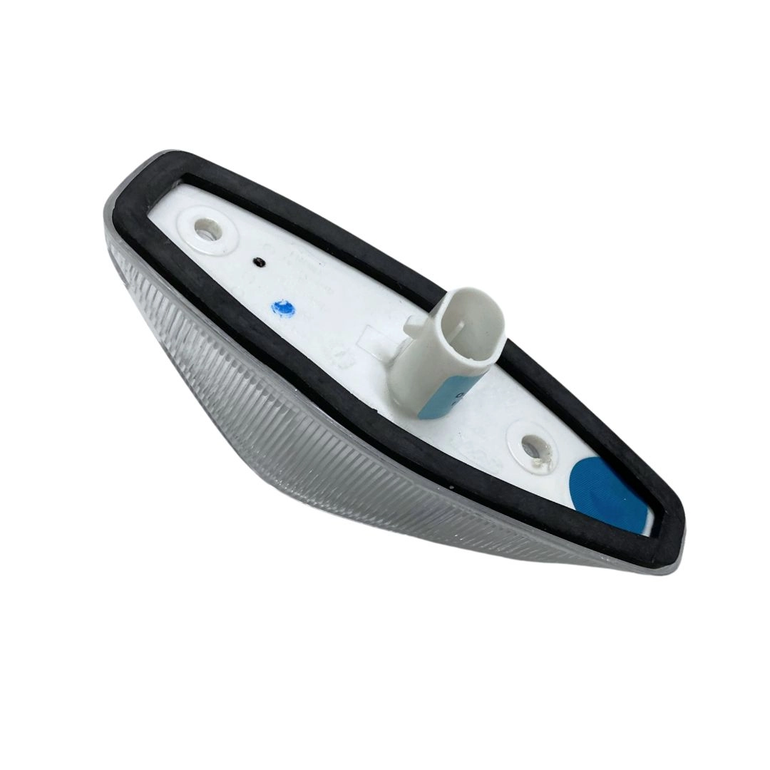 Lanterna Teto Cabine Frontal VW Delivery Novo LED 12V CR Lanterna Teto Cabine Frontal VW Delivery Novo LED 12V CR