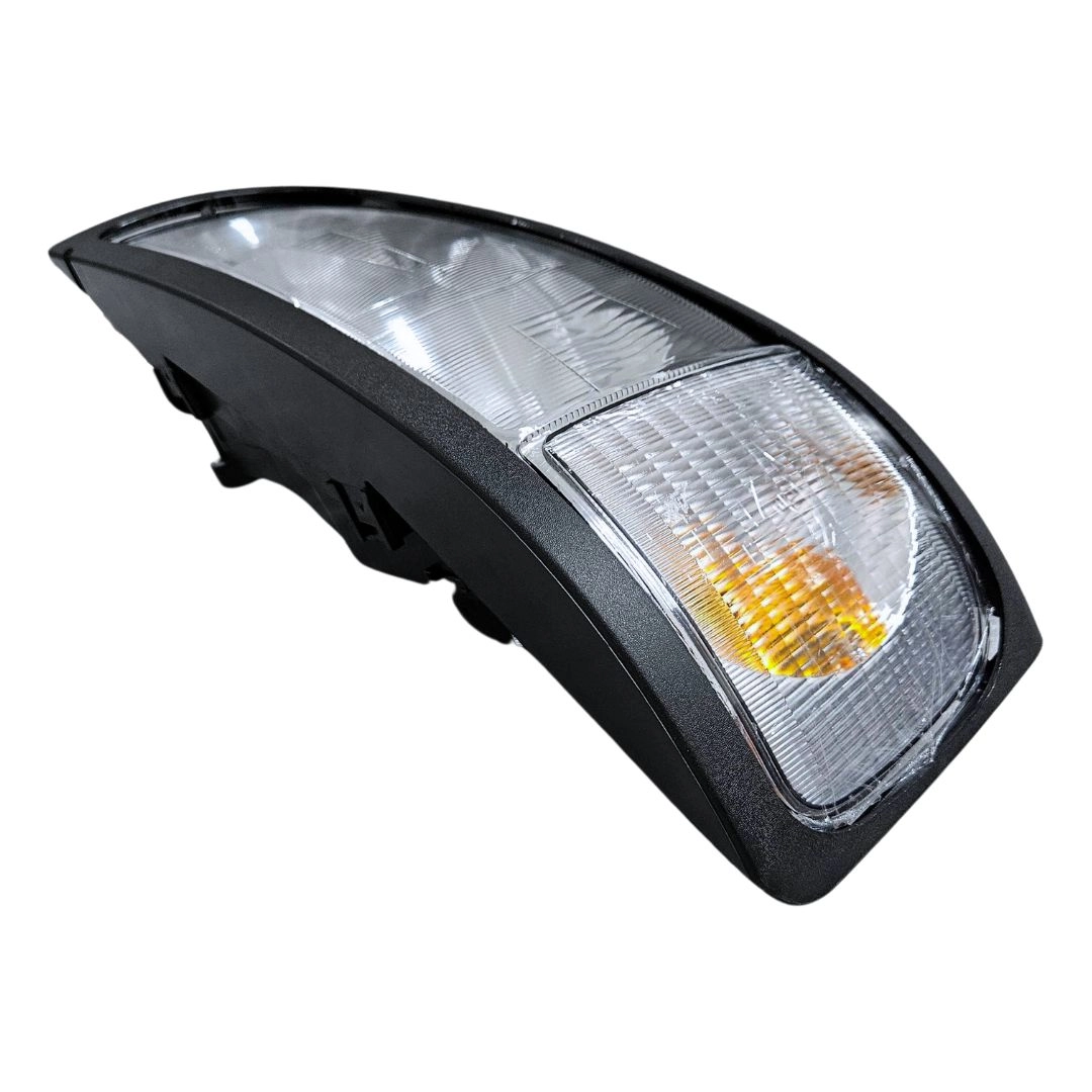 Farol Deitado Para Volvo VM 17 23 Com Moldura e Pisca LE Farol Deitado Para Volvo VM 17 23 Com Moldura e Pisca LE