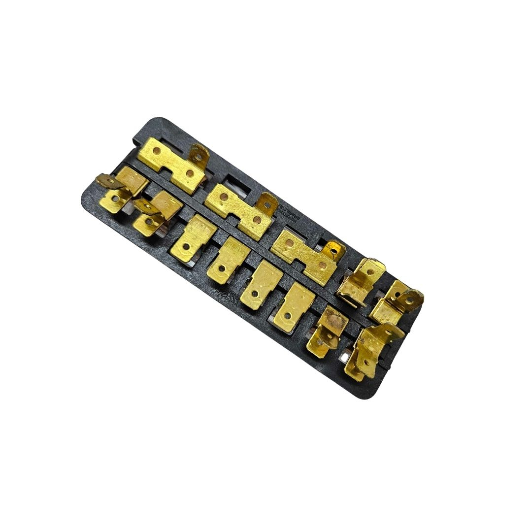 Caixa Para Fusíveis 8 Polos VW Sedan Fusca Kombi 75 ETE7259 Caixa Para Fusíveis 8 Polos VW Sedan Fusca Kombi 75 ETE7259