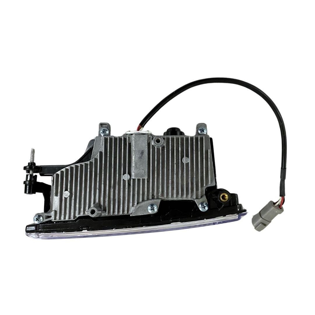 Farol Auxiliar de Milha Neblina LED 24V Conector 4 Pinos Lado Direito Para Scania Série 6 NTG P G R S Após 2019 Farol Auxiliar de Milha Neblina LED 24V Conector 4 Pinos Lado Direito Para Scania Série 6 NTG P G R S Após 2019