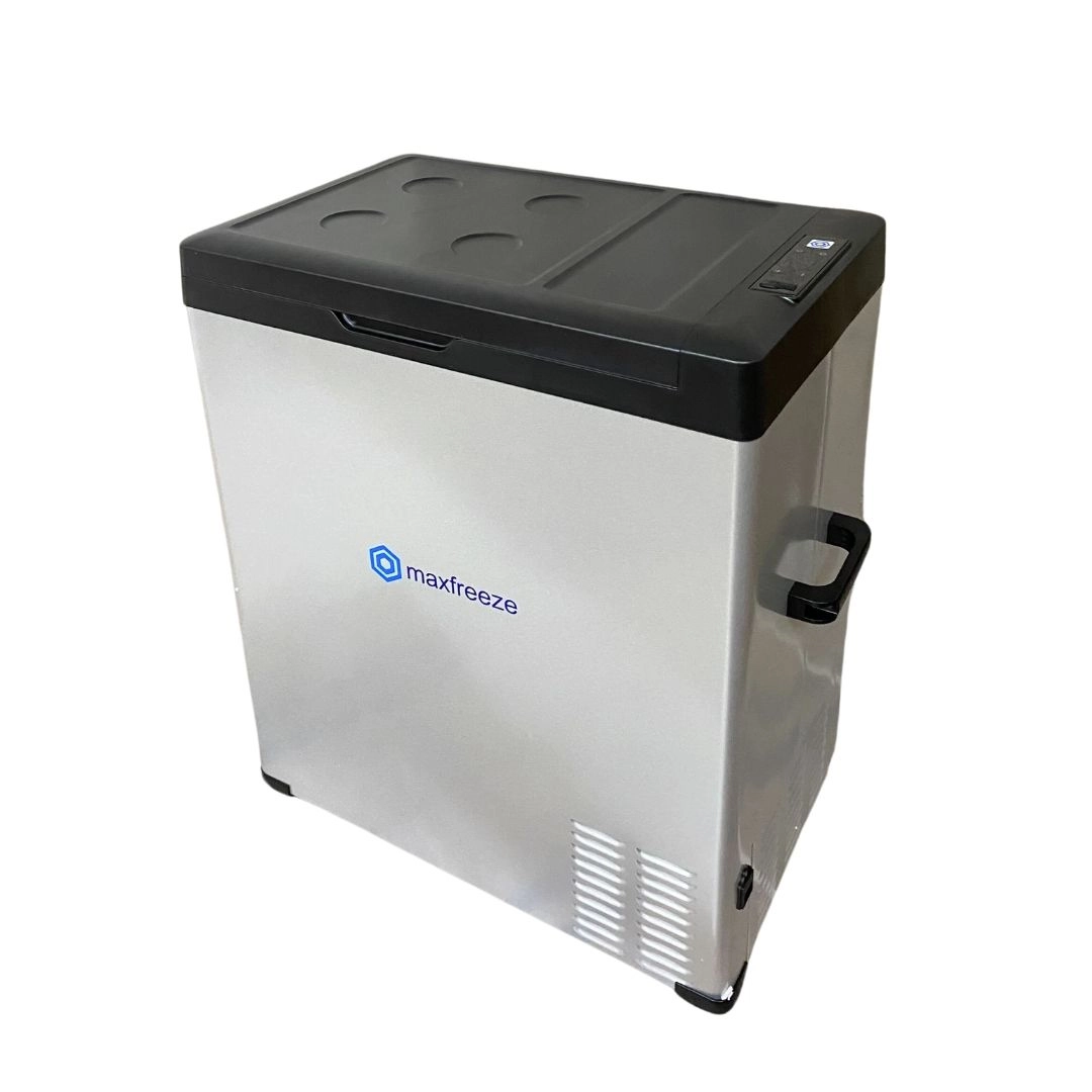 Geladeira Portátil Cinza 75 Litros Freezer 12v/24v 110v/220v Caminhão Ônibus Van Carro Bluetooth Maxfreeze Geladeira Portátil Cinza 75 Litros Freezer 12v/24v 110v/220v Caminhão Ônibus Van Carro Bluetooth Maxfreeze