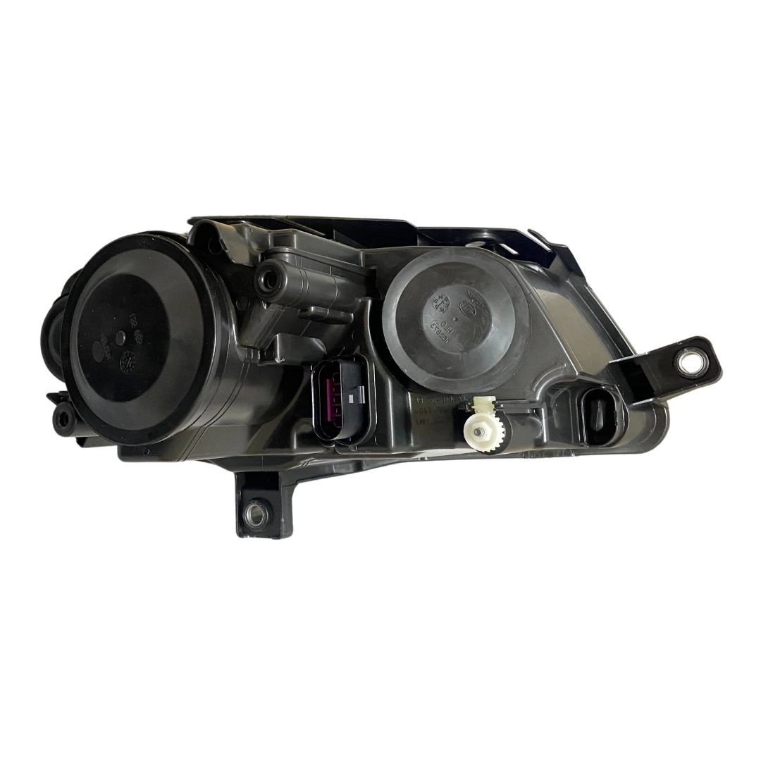 Farol Para Passat 2005 a 2010 Lado Esquerdo 3C0941005J Hella Farol Para Passat 2005 a 2010 Lado Esquerdo 3C0941005J Hella