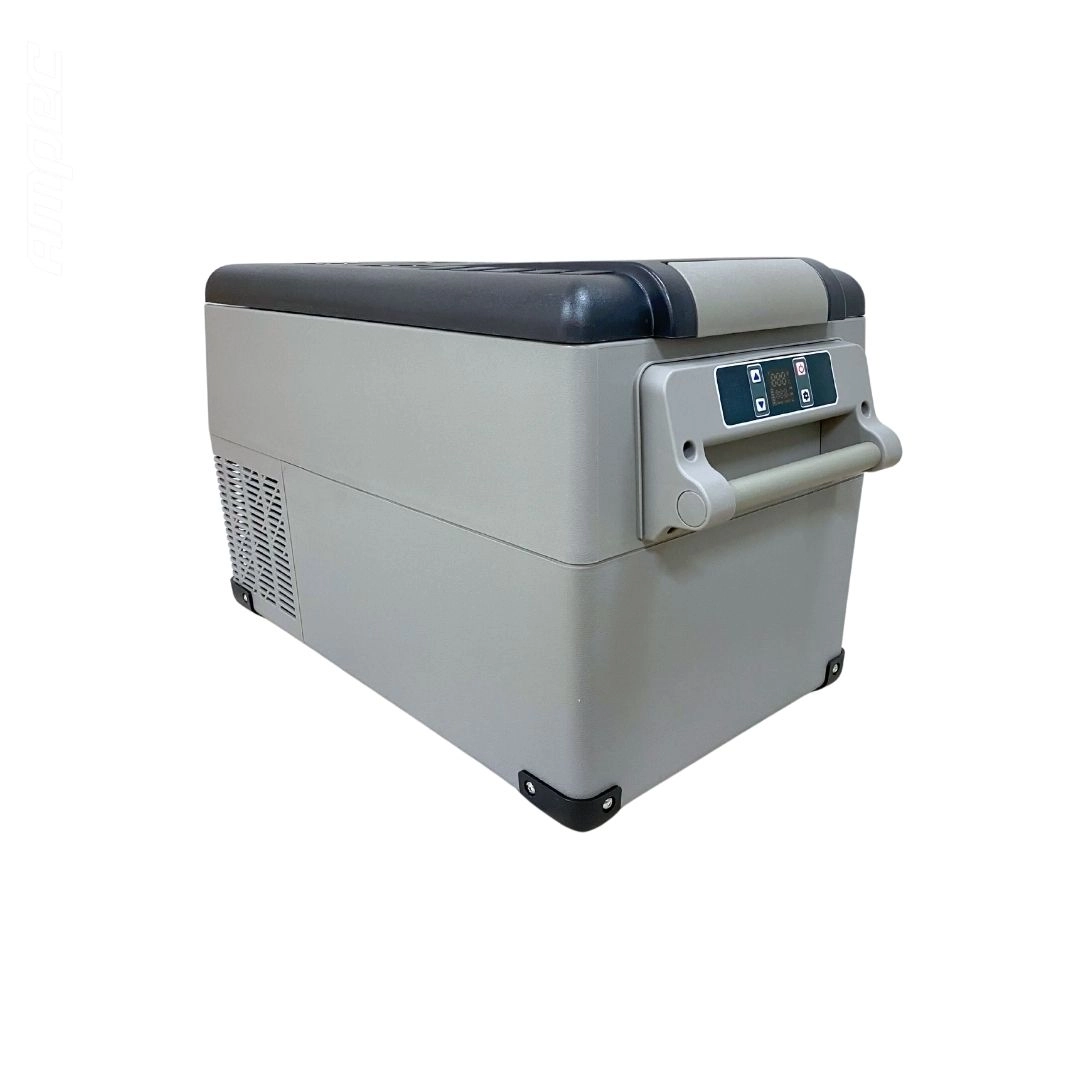 Geladeira 35 Litros 12V/24V 110v/220v Barco Iate Lancha Geladeira 35 Litros 12V/24V 110v/220v Barco Iate Lancha